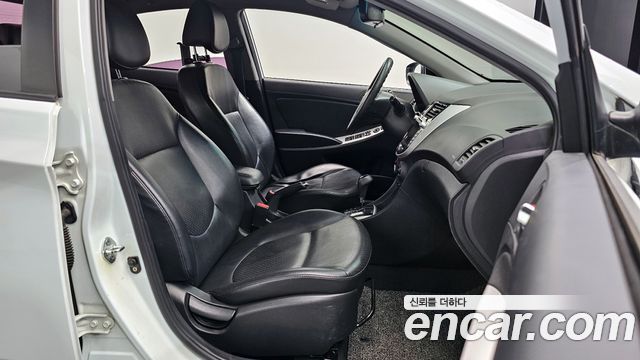 Hyundai Accent 2012 — photo 15
