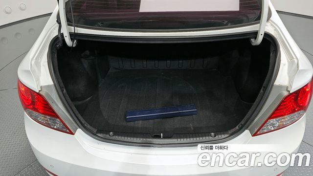 Hyundai Accent 2012 — photo 20
