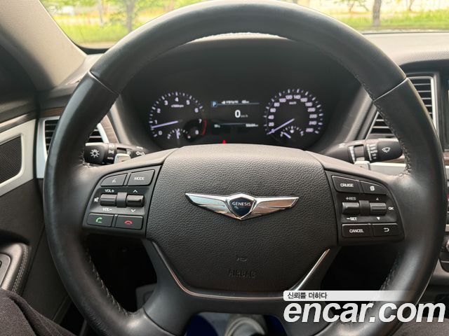 Genesis G80 2017 — photo 14