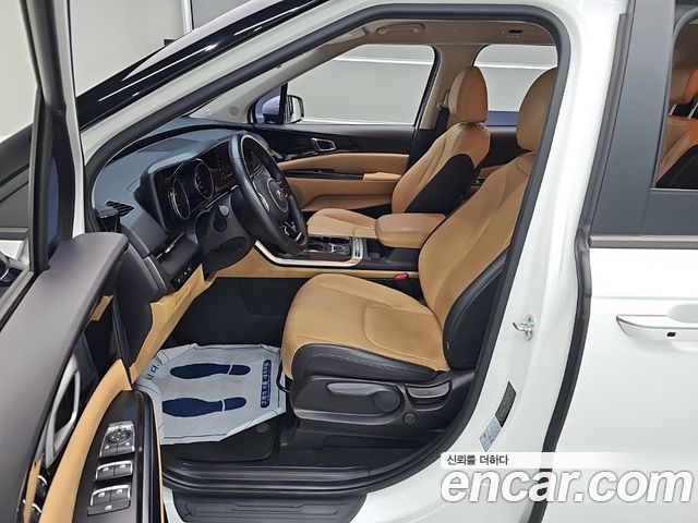 Kia Canival 2021 — photo 11