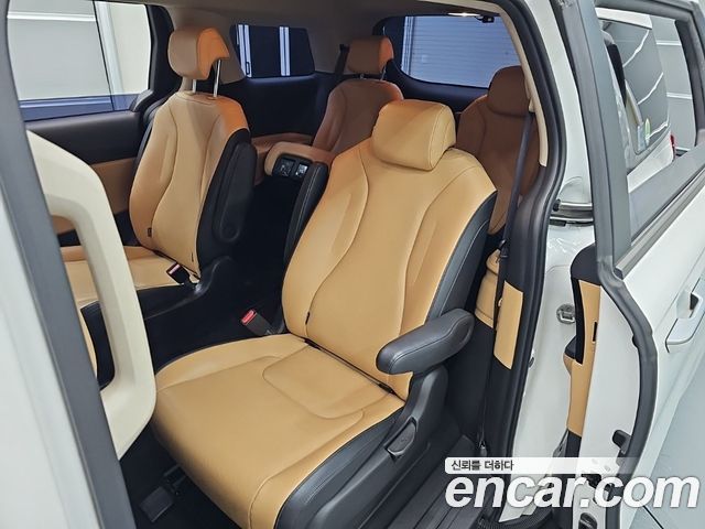 Kia Canival 2021 — photo 18