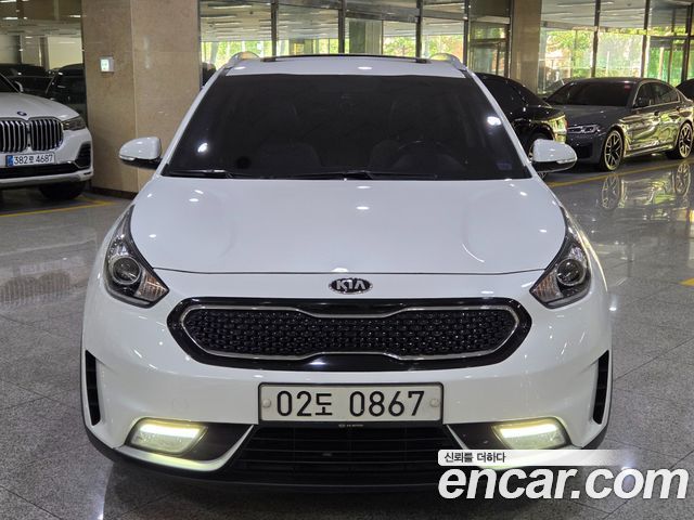 Kia Niro 2017 — photo 2
