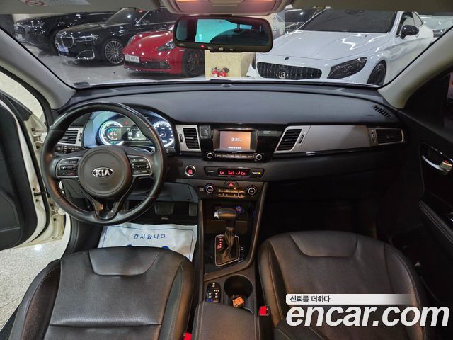 Kia Niro 2017 — photo 8