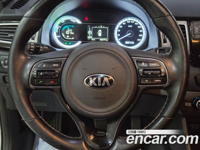 Kia Niro 2017 — photo 9