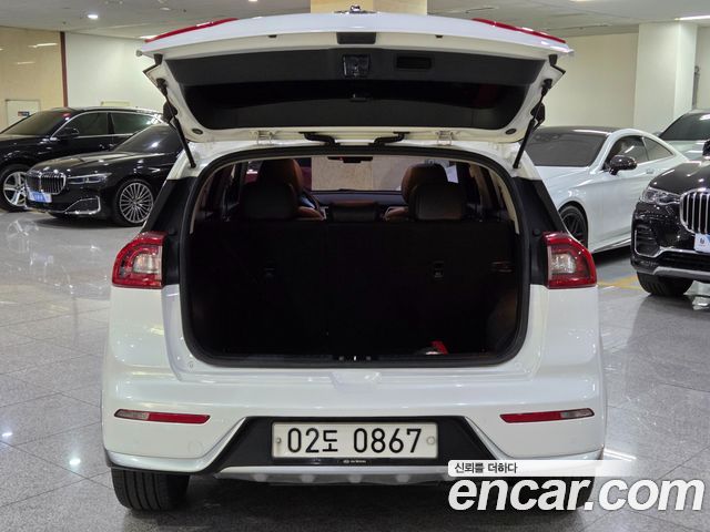 Kia Niro 2017 — photo 19