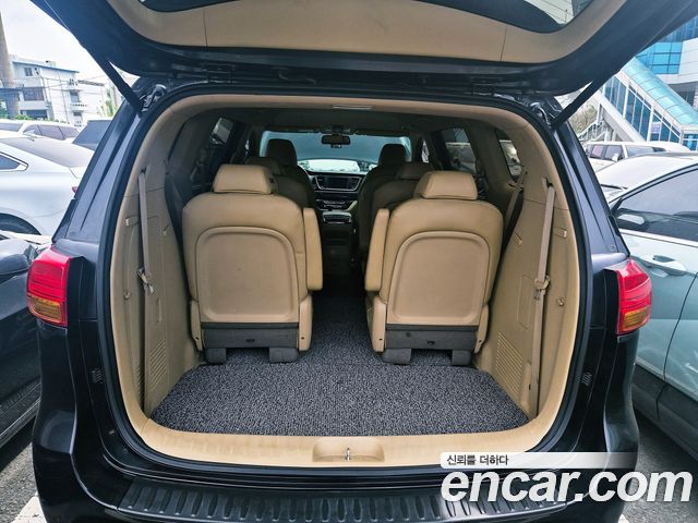 Kia Canival 2017 — photo 10