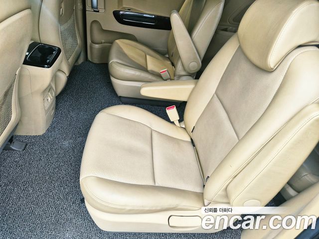 Kia Canival 2017 — photo 12