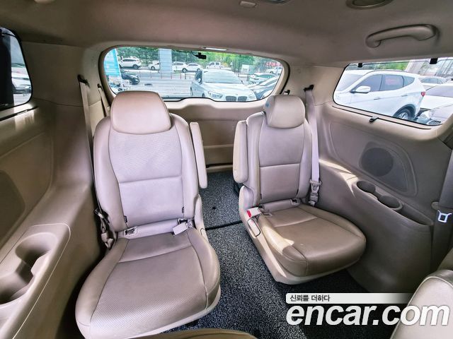 Kia Canival 2017 — photo 15