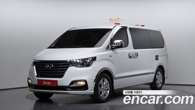 Hyundai Starex 2018 — photo 1