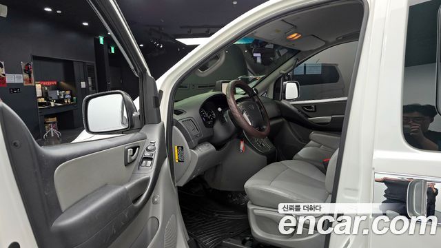 Hyundai Starex 2018 — photo 10