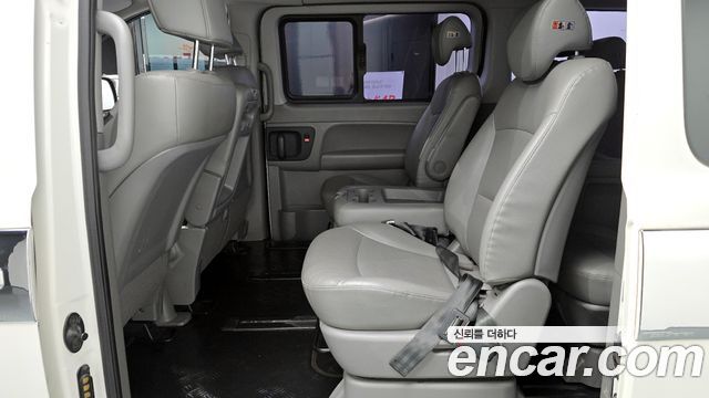 Hyundai Starex 2018 — photo 12