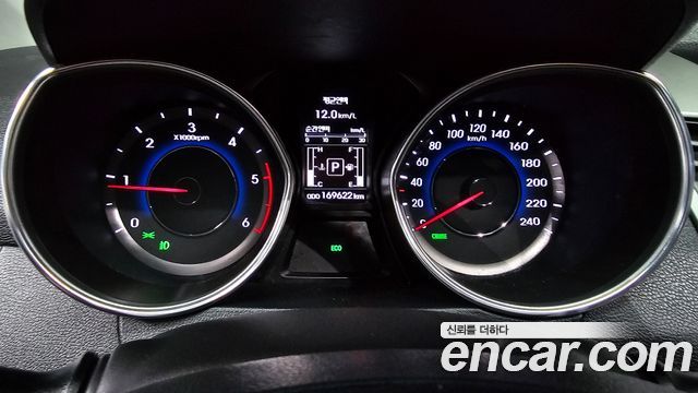 Hyundai AVANTE 2014 — photo 8