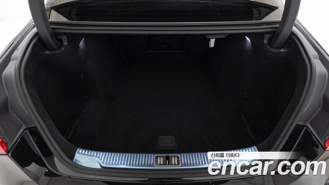 Mercedes-Benz S-Class 2026 — photo 11