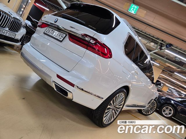 BMW X7 2020 — photo 16