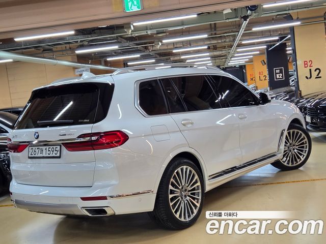 BMW X7 2020 — photo 17