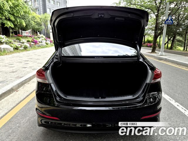 Hyundai AVANTE 2016 — photo 9