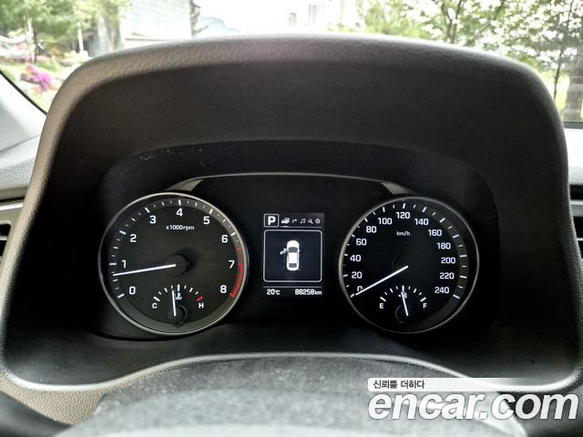 Hyundai AVANTE 2016 — photo 15