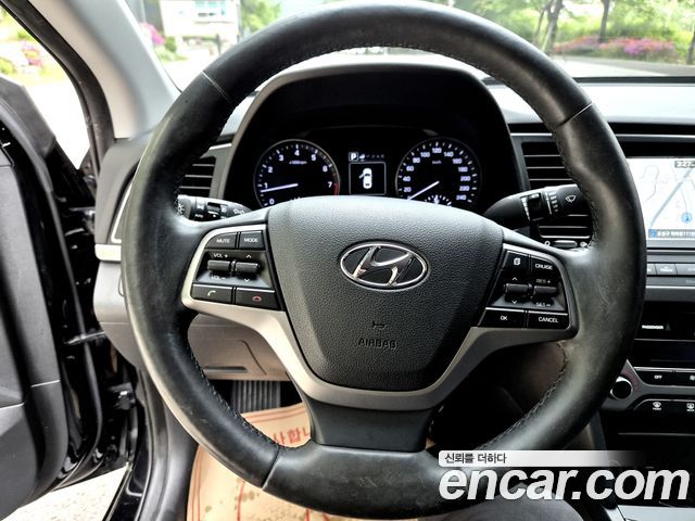 Hyundai AVANTE 2016 — photo 16