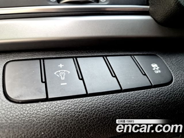 Hyundai AVANTE 2016 — photo 19