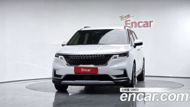 Kia Canival 2023 — photo 3