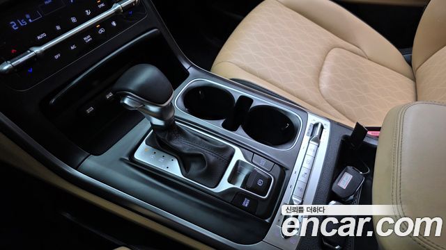 Kia Canival 2023 — photo 9