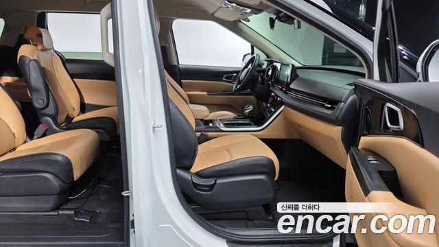 Kia Canival 2023 — photo 11