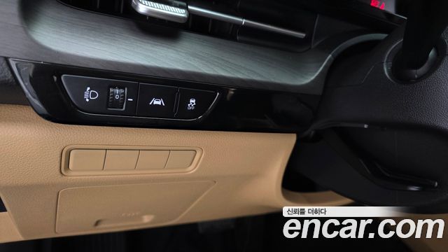 Kia Canival 2023 — photo 17