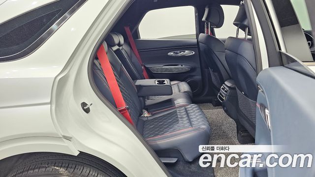 Genesis GV70 2021 — photo 17