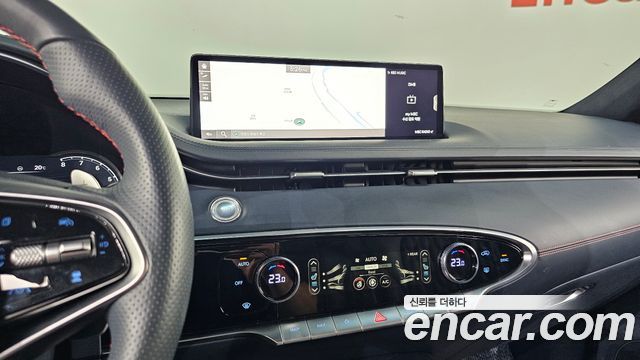 Genesis GV70 2021 — photo 18
