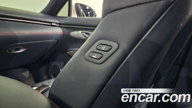 Genesis GV70 2021 — photo 21
