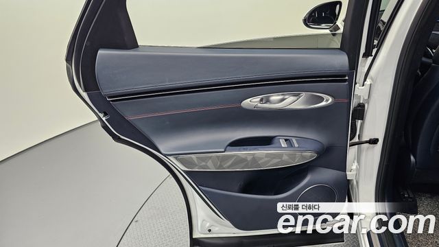 Genesis GV70 2021 — photo 15