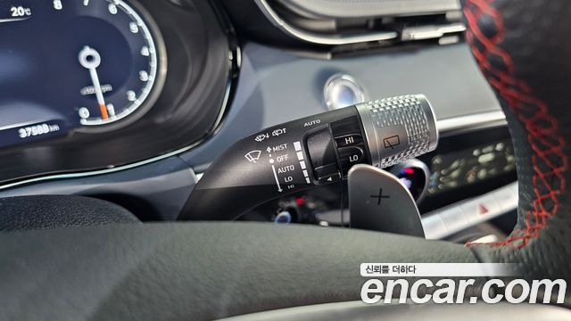 Genesis GV70 2021 — photo 27