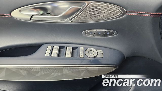 Genesis GV70 2021 — photo 28