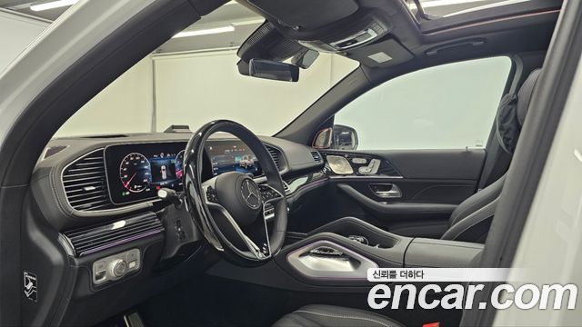 Mercedes-Benz GLS-Class 2025 — photo 9