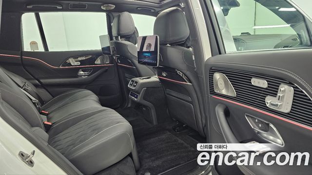 Mercedes-Benz GLS-Class 2025 — photo 10
