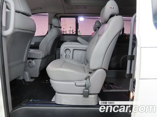 Hyundai Starex 2020 — photo 10