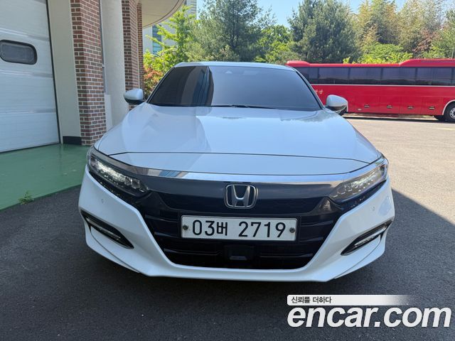 Honda Accord 2019 — photo 1