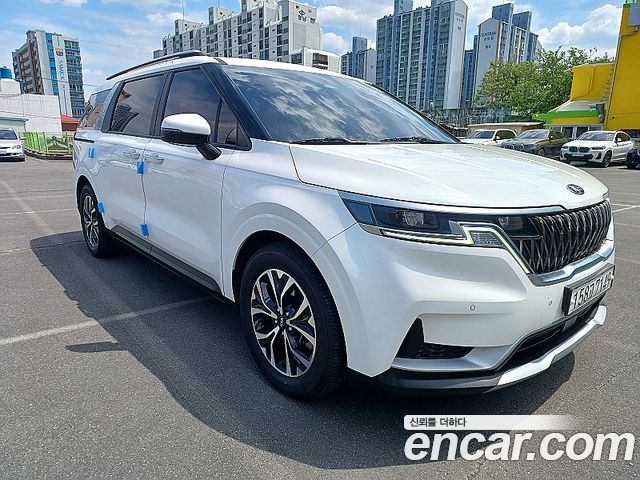 Kia Canival 2021 — photo 1