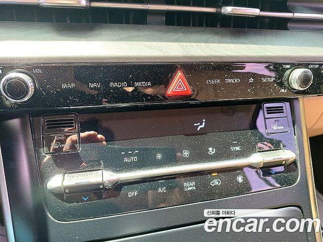 Kia Canival 2021 — photo 18