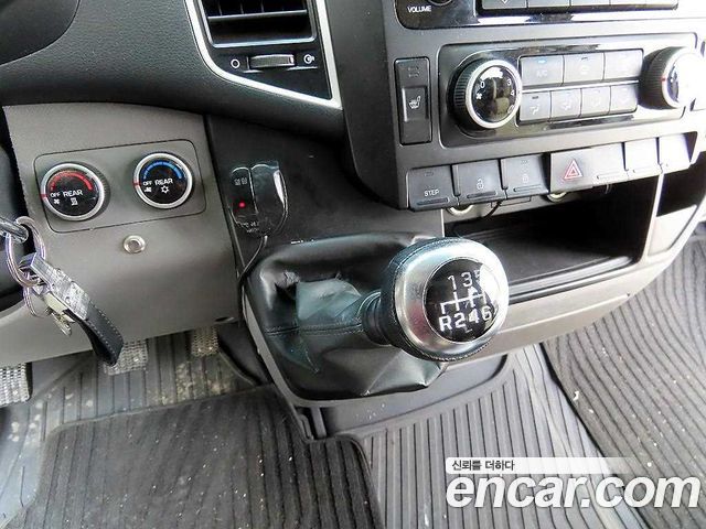 Hyundai Solati 2016 — photo 11