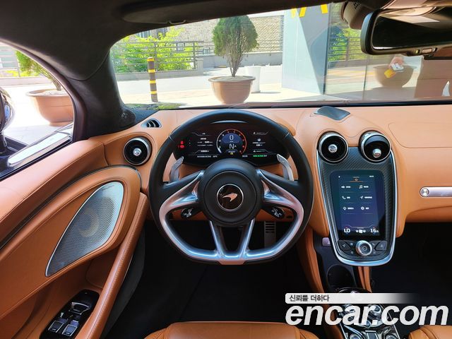 Mclaren GT 2022 — photo 8