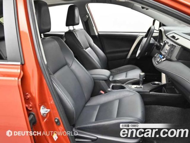 Toyota RAV4 2015 — photo 10