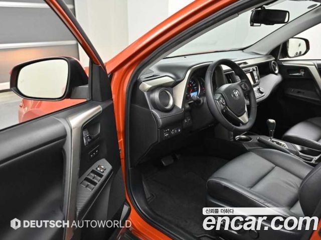 Toyota RAV4 2015 — photo 11