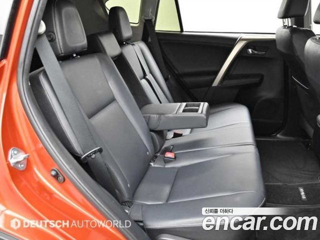 Toyota RAV4 2015 — photo 12