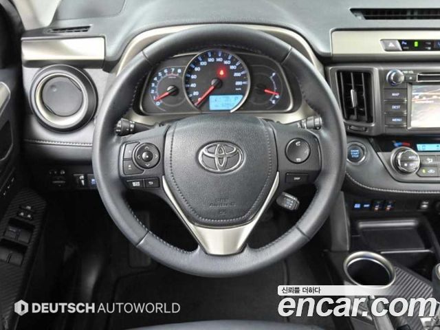 Toyota RAV4 2015 — photo 13