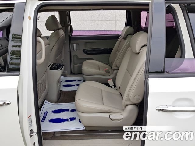 Kia Canival 2017 — photo 5