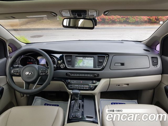 Kia Canival 2017 — photo 9
