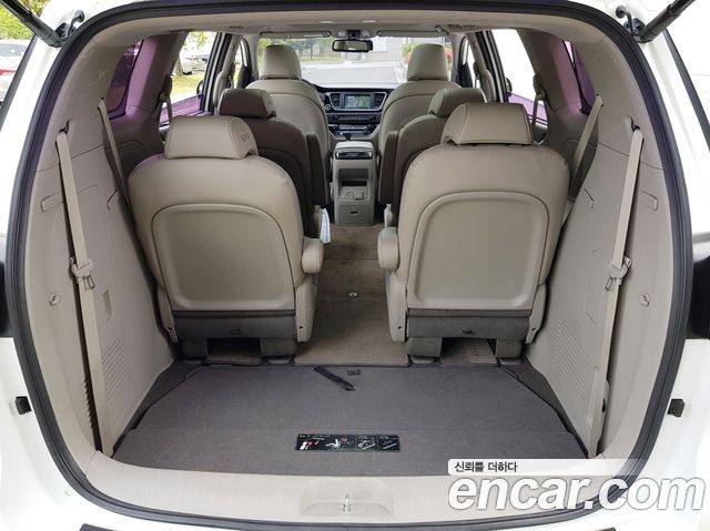 Kia Canival 2017 — photo 15