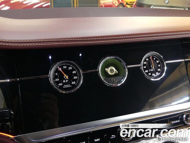 Bentley Continental 2020 — photo 12