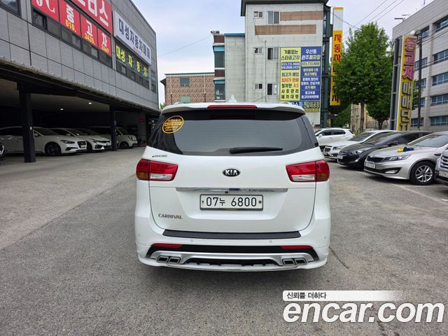 Kia Canival 2016 — photo 4
